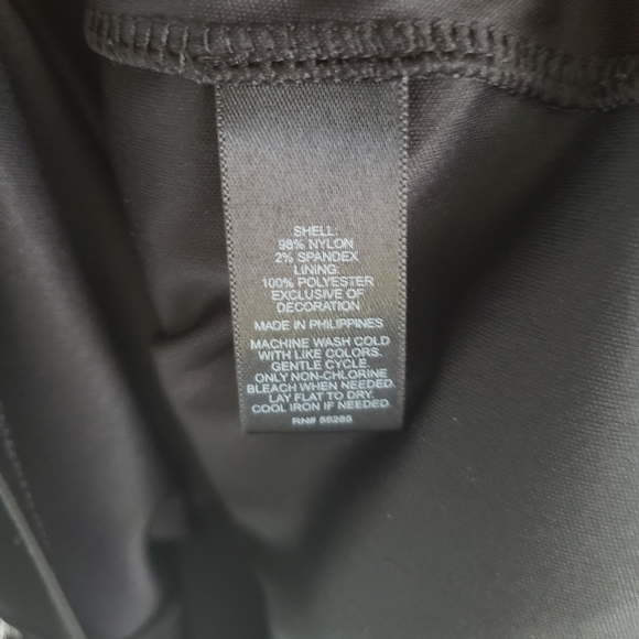 Express Lace Bodycon - Picture 8 of 8